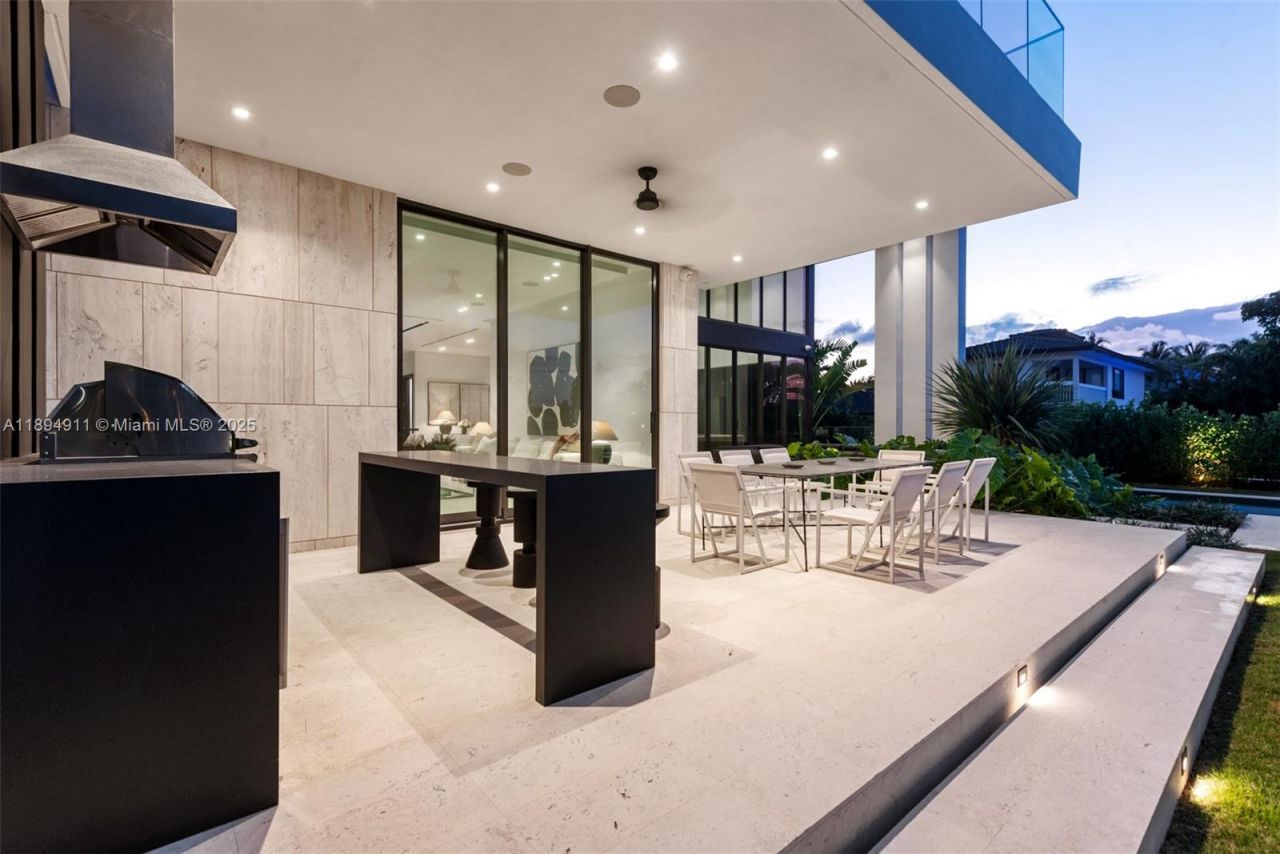 478 Tamarind Dr, Hallandale Beach, FL 33009 Photo