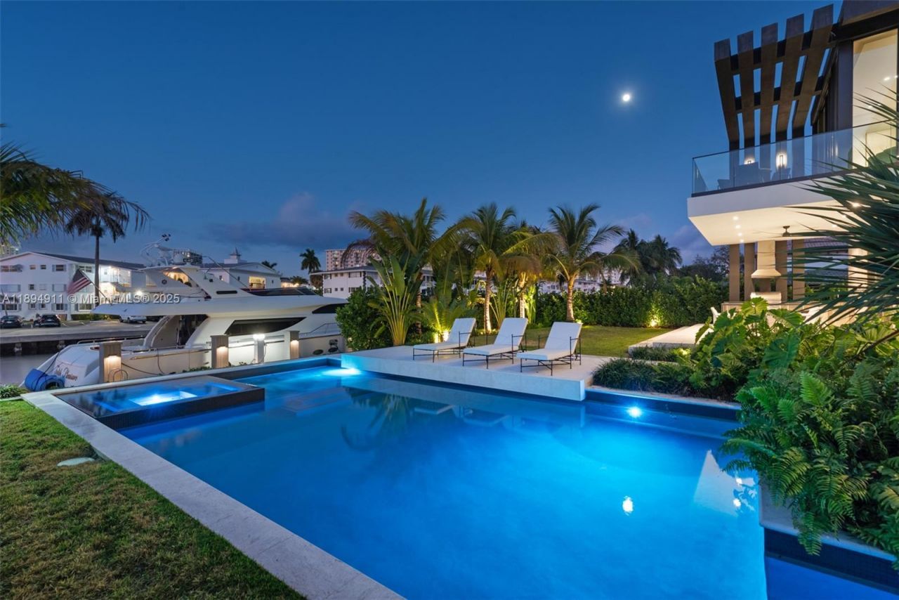 478 Tamarind Dr, Hallandale Beach, FL 33009 Photo