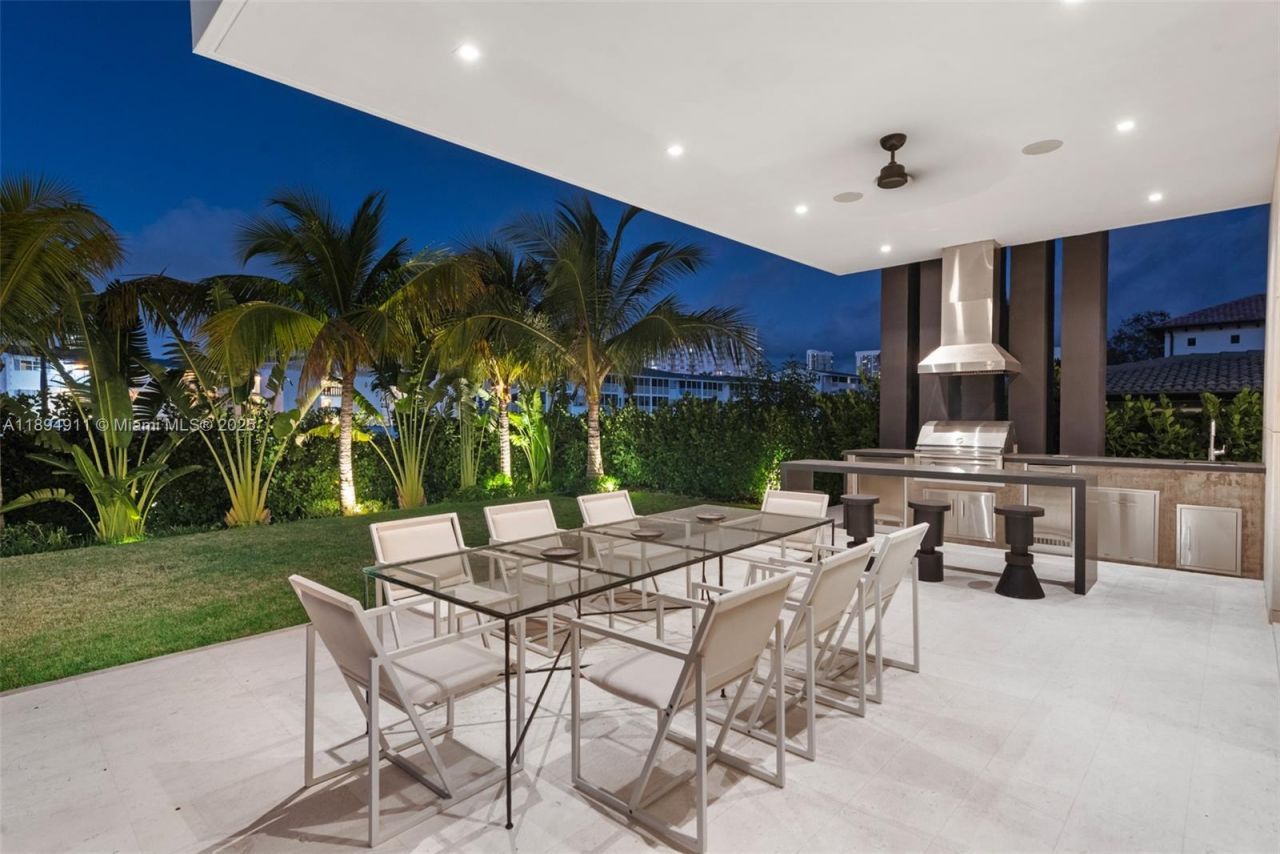 478 Tamarind Dr, Hallandale Beach, FL 33009 Photo