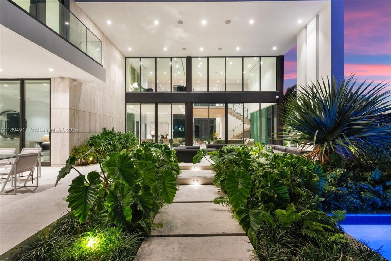 478 Tamarind Dr, Hallandale Beach, FL 33009 Photo