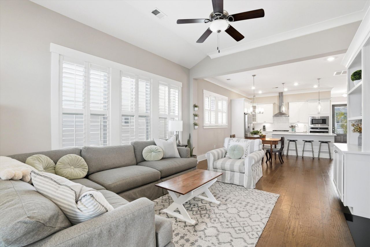 2548 Josiah Street Photo 10