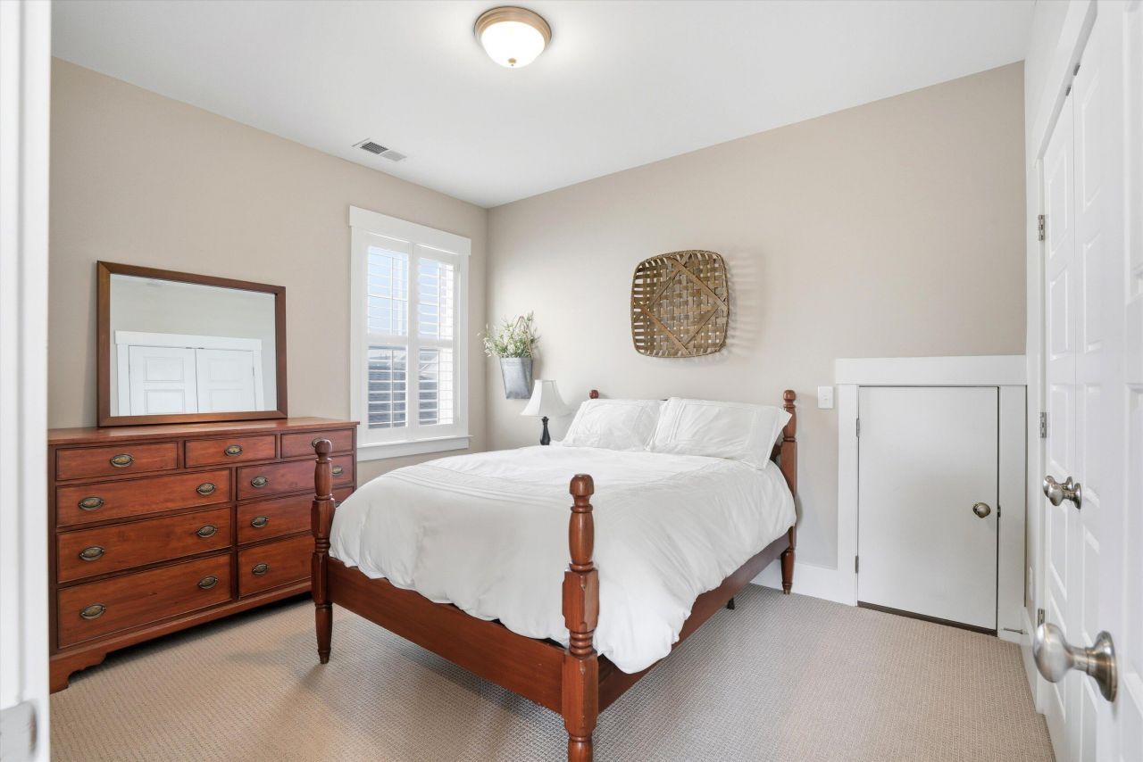 2548 Josiah Street Photo 18