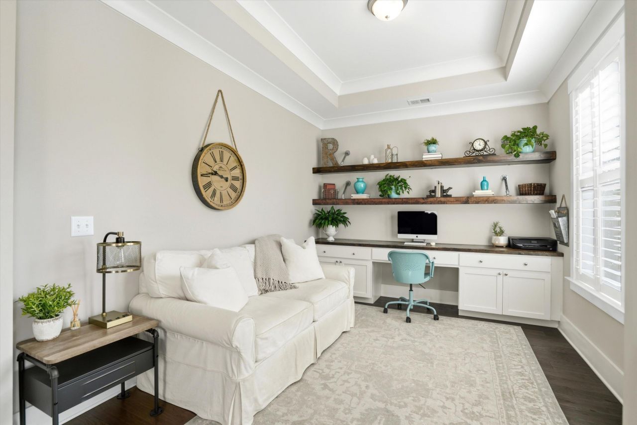 2548 Josiah Street Photo 2