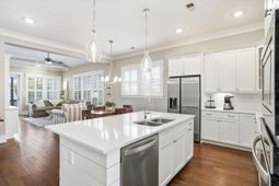 2548 Josiah Street photo 4