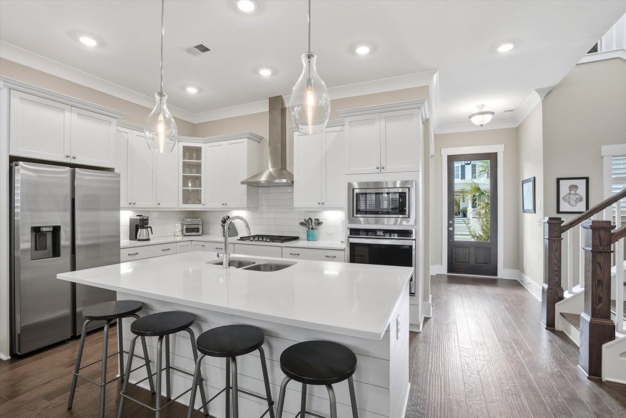 2548 Josiah Street Photo 5