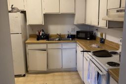 2005 Greens Blvd.  photo 4