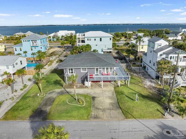 1409 Maldonado Dr, Pensacola Beach, FL 32561