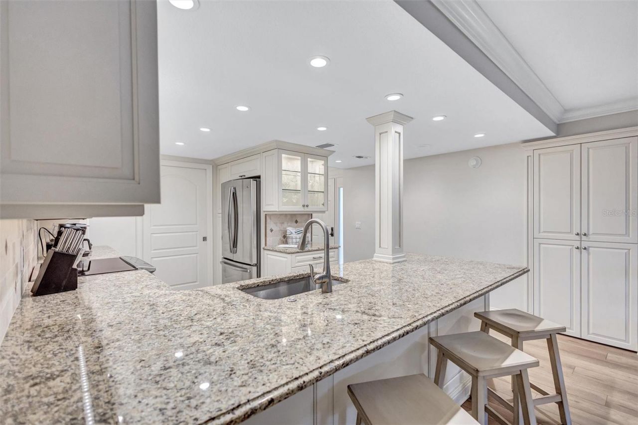 5880 Midnight Pass Road, Unit 206, Sarasota, FL 34242 Photo