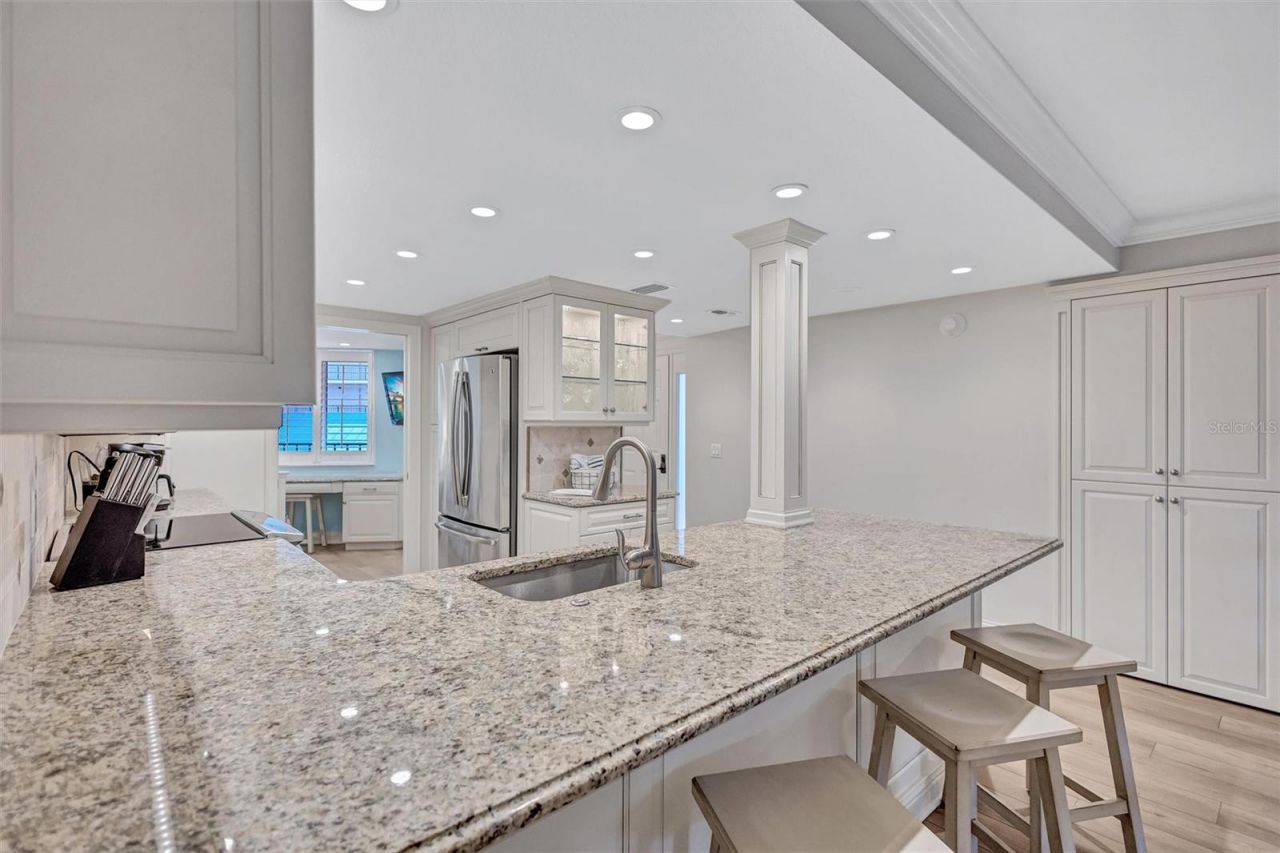 5880 Midnight Pass Road, Unit 206, Sarasota, FL 34242 Photo