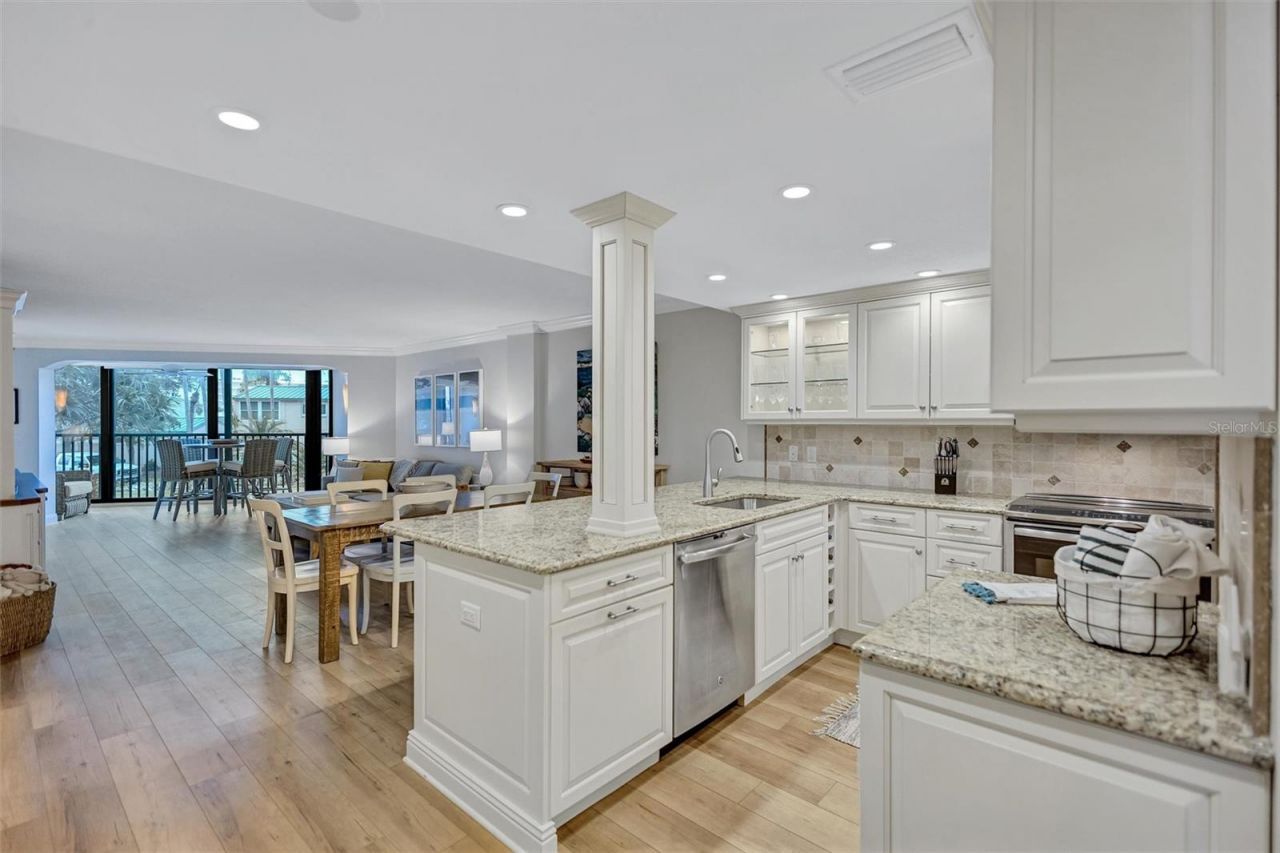 5880 Midnight Pass Road, Unit 206, Sarasota, FL 34242 Photo