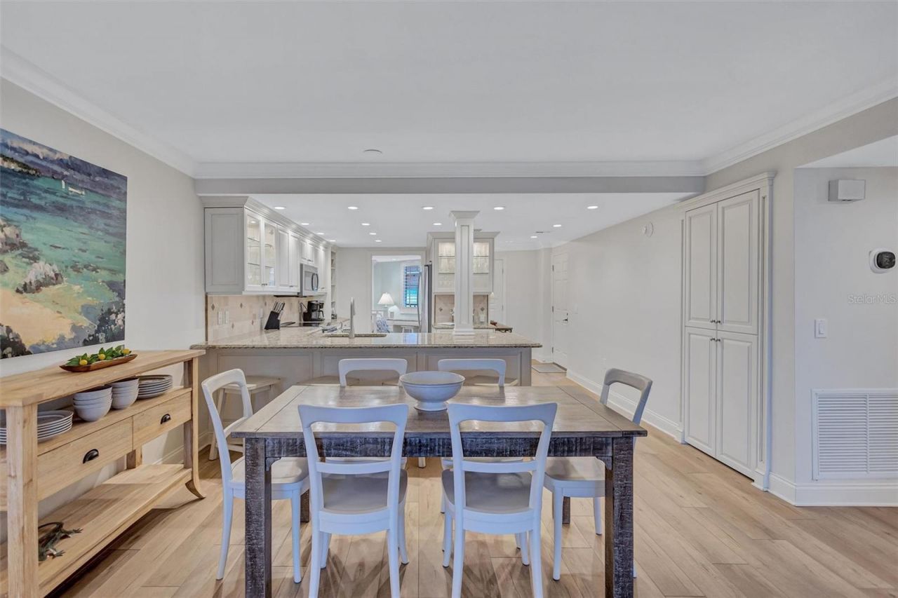 5880 Midnight Pass Road, Unit 206, Sarasota, FL 34242 Photo