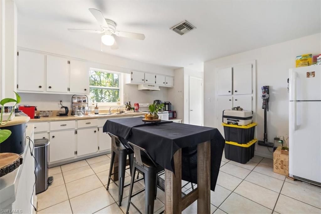 681/683 95th Ave N, Naples, FL 34108 Photo