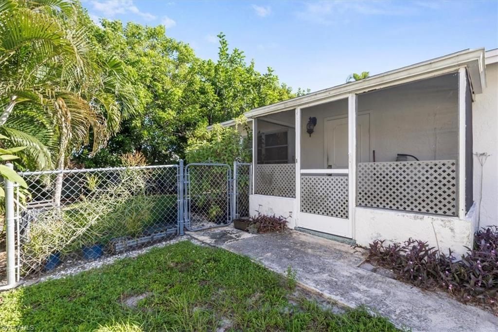 681/683 95th Ave N, Naples, FL 34108 Photo