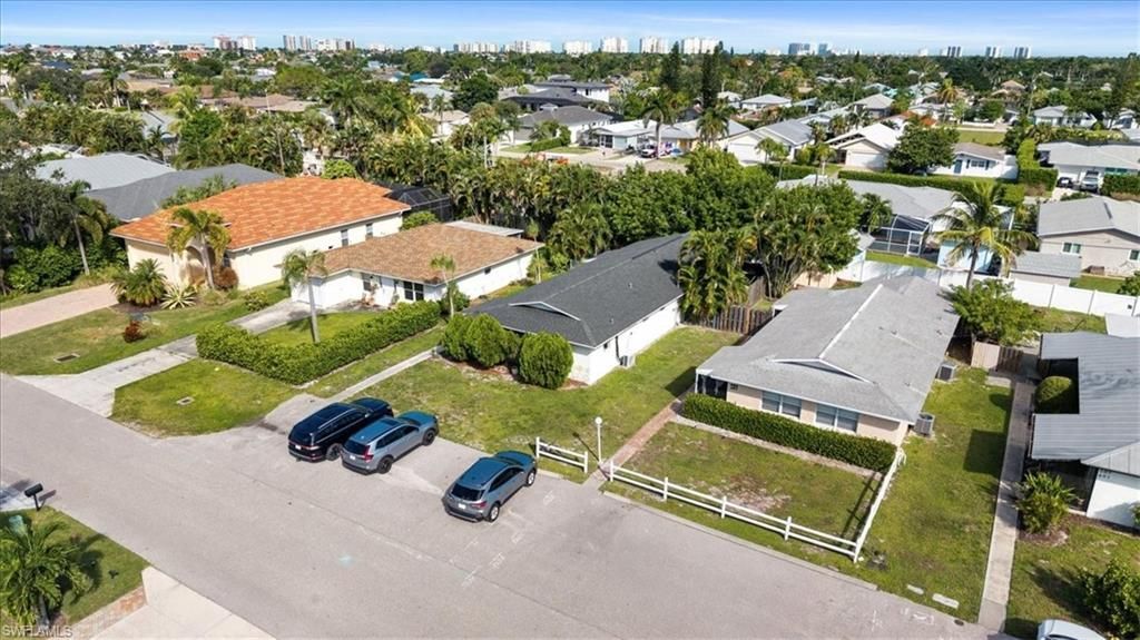681/683 95th Ave N, Naples, FL 34108 Photo