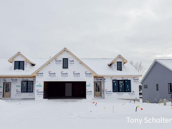 6308 Blendon Woods Drive, Unit 19, Hudsonville, MI 49426