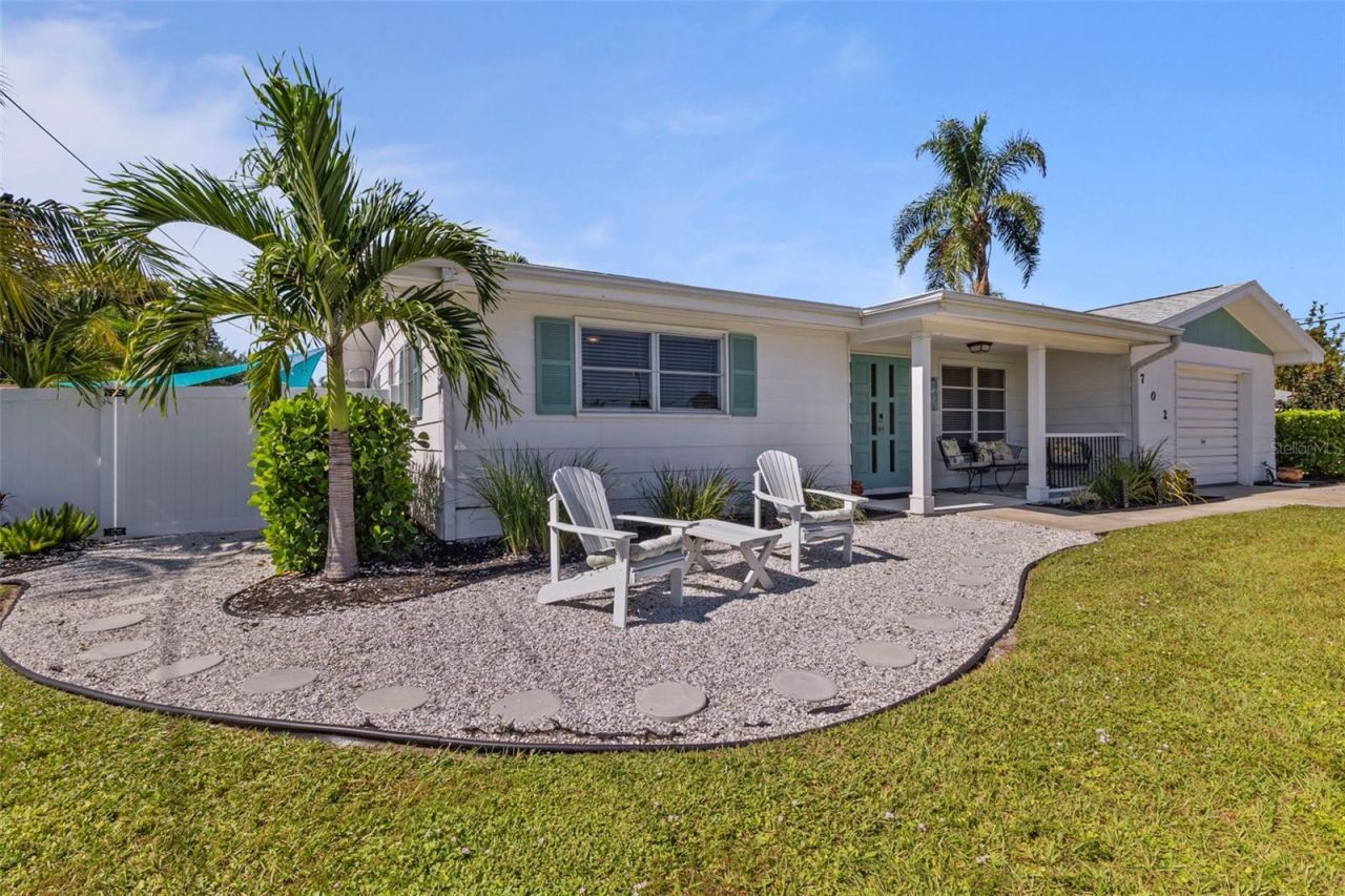 702 Poinciana Road, Nokomis, FL 34275 Main Photo