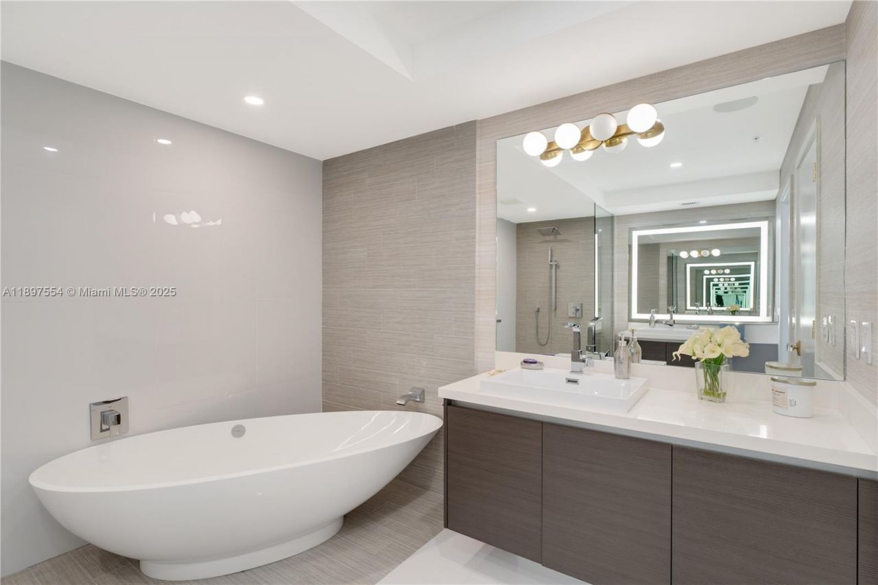 330 Sunny Isles Blvd, Unit 5-1902, Sunny Isles Beach, FL 33160 Photo