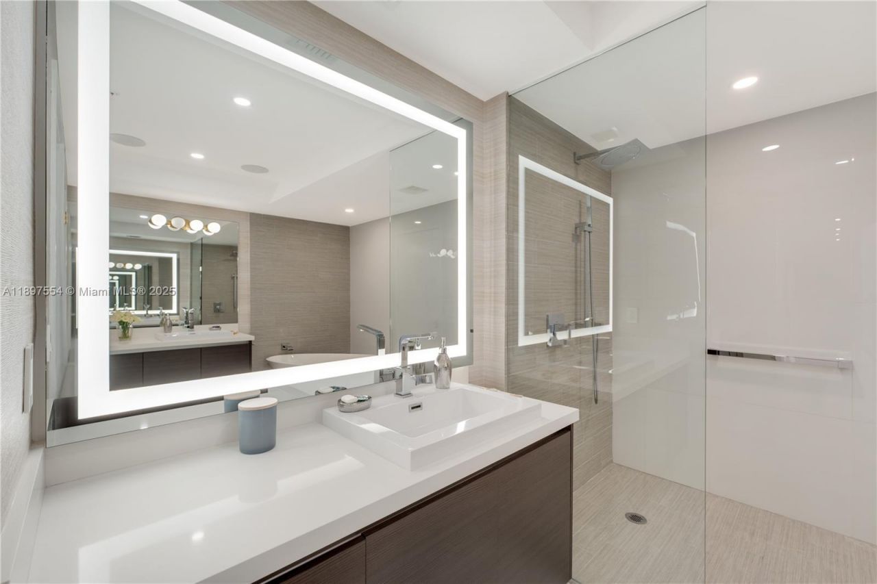 330 Sunny Isles Blvd, Unit 5-1902, Sunny Isles Beach, FL 33160 Photo