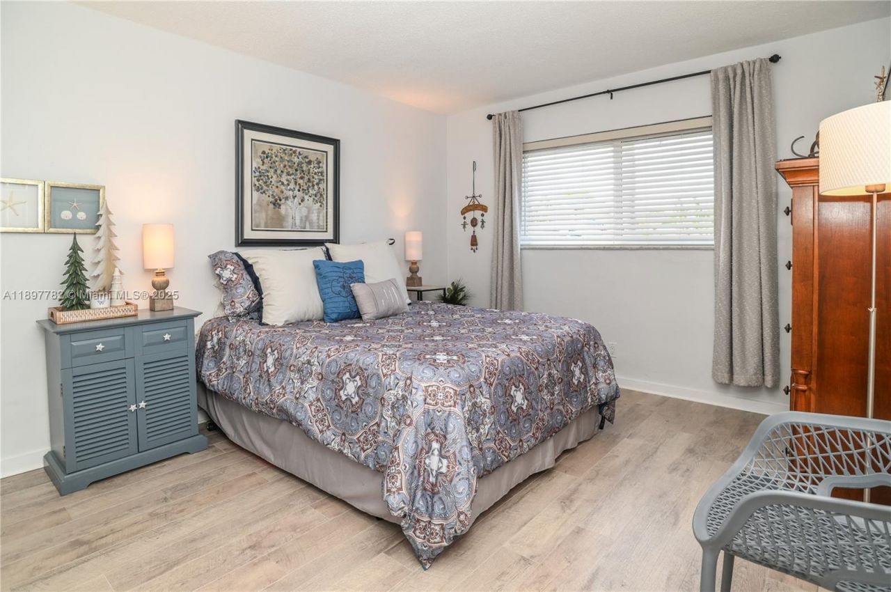 581 Blue Heron Dr, Unit 112-B, Hallandale Beach, FL 33009 Photo