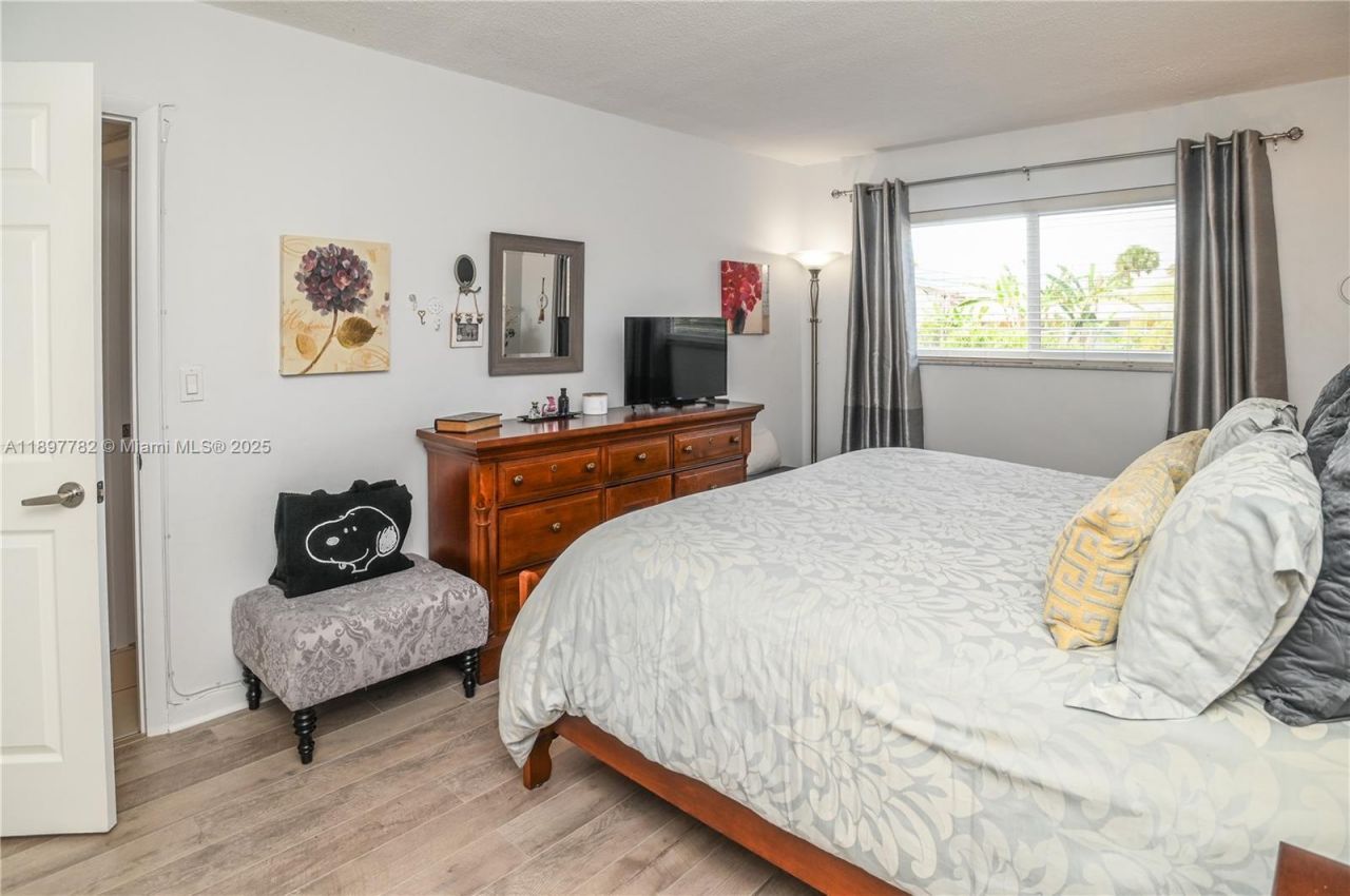 581 Blue Heron Dr, Unit 112-B, Hallandale Beach, FL 33009 Photo