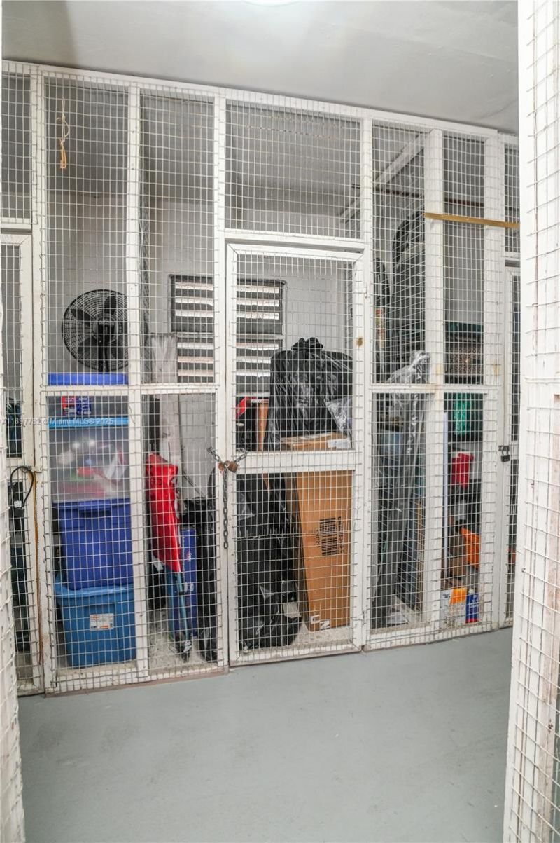 581 Blue Heron Dr, Unit 112-B, Hallandale Beach, FL 33009 Photo