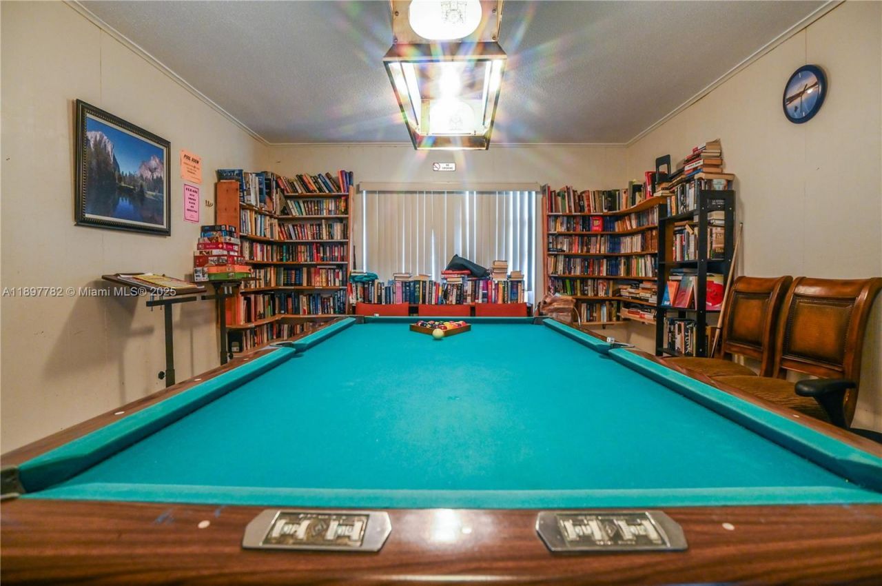 581 Blue Heron Dr, Unit 112-B, Hallandale Beach, FL 33009 Photo