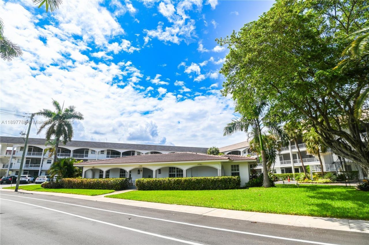 581 Blue Heron Dr, Unit 112-B, Hallandale Beach, FL 33009 Photo