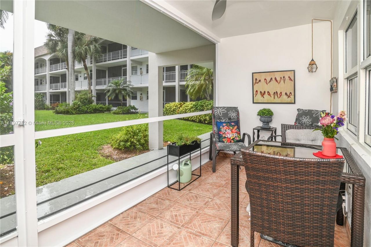 581 Blue Heron Dr, Unit 112-B, Hallandale Beach, FL 33009 Photo