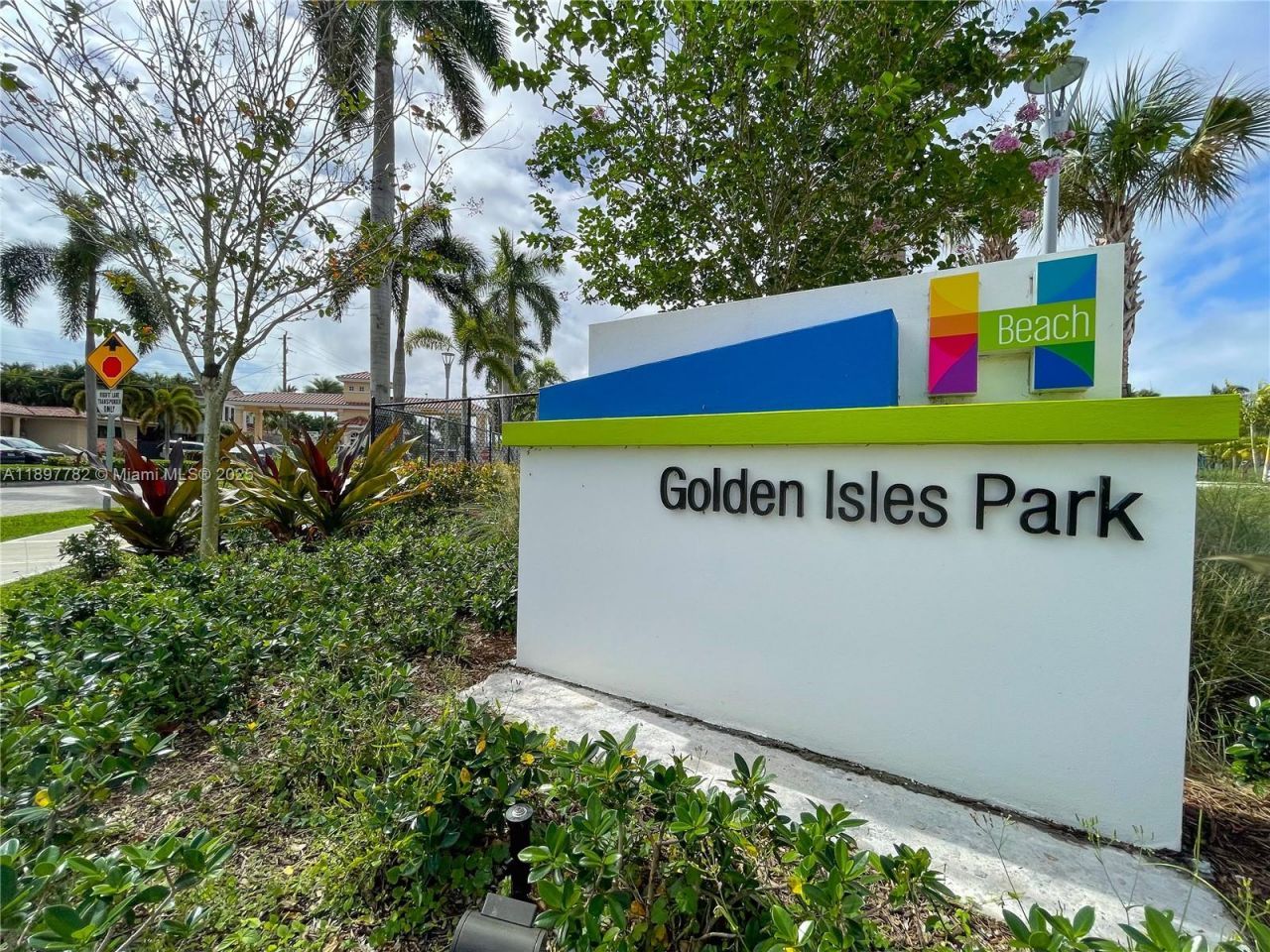 581 Blue Heron Dr, Unit 112-B, Hallandale Beach, FL 33009 Photo