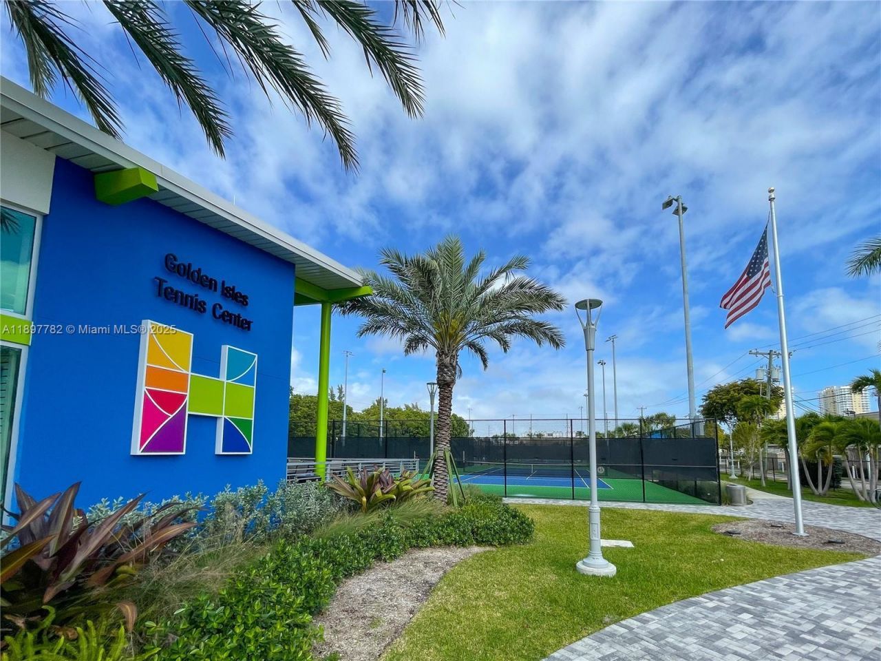 581 Blue Heron Dr, Unit 112-B, Hallandale Beach, FL 33009 Photo