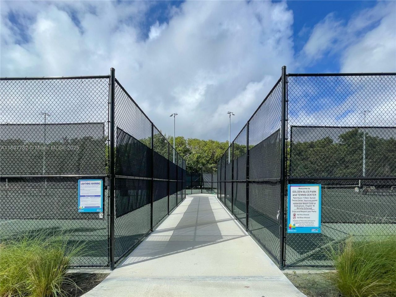 581 Blue Heron Dr, Unit 112-B, Hallandale Beach, FL 33009 Photo