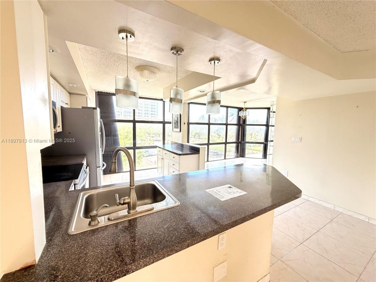 6423 Collins Ave, Unit 310, Miami Beach, FL 33141 Photo