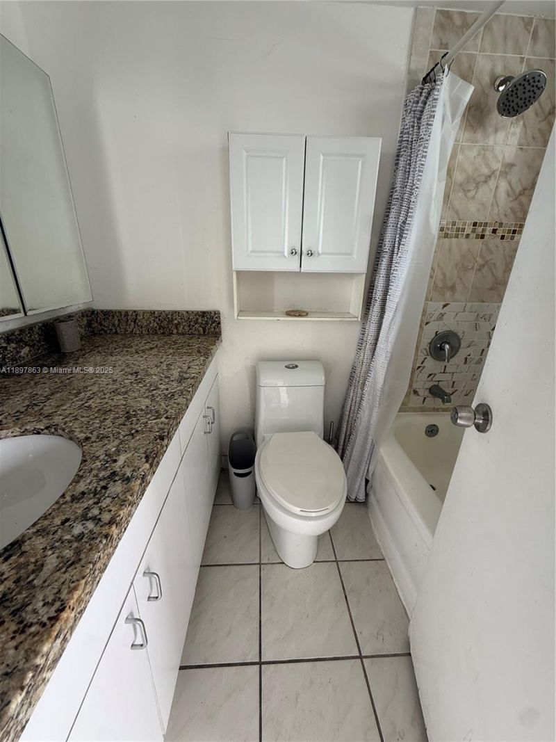 7904 West Dr, Unit 1005, North Bay Village, FL 33141 Photo