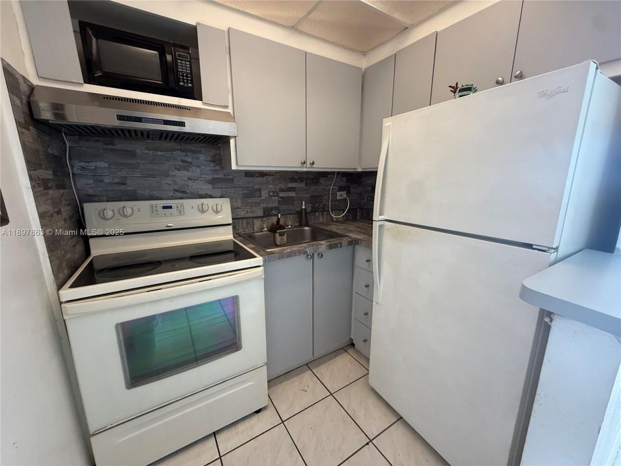 7904 West Dr, Unit 1005, North Bay Village, FL 33141 Photo
