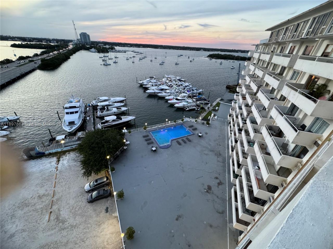 7904 West Dr, Unit 1005, North Bay Village, FL 33141 Photo