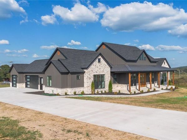 165 Madison 7218 Drive, Fayetteville, AR 72703