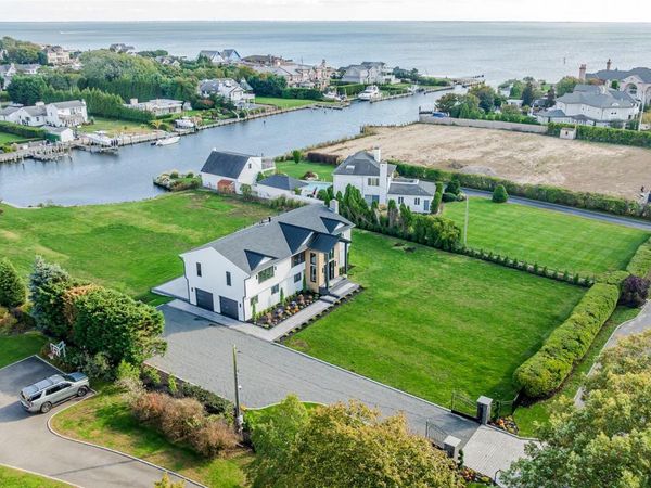 147 W Bayberry Road, Islip, NY 11751