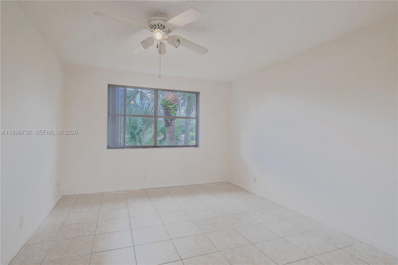 9033 Wiles Rd, Unit 303, Coral Springs, FL 33067 Photo