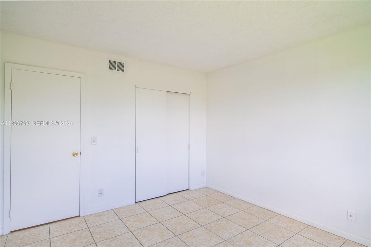 9033 Wiles Rd, Unit 303, Coral Springs, FL 33067 Photo