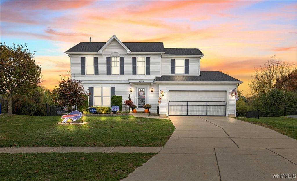 6461 Hackberry Drive, Hamburg, NY 14085 Main Photo