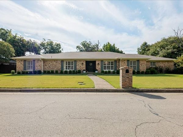 7017 Miramar Circle, Fort Worth, TX 76126