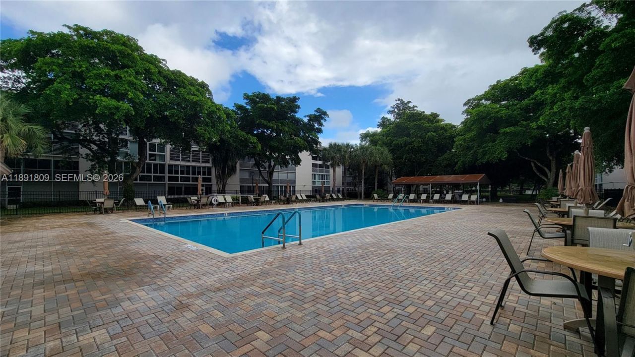 2003 Granada Dr, Unit E4, Coconut Creek, FL 33066 Photo