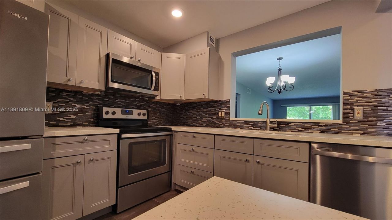 2003 Granada Dr, Unit E4, Coconut Creek, FL 33066 Photo