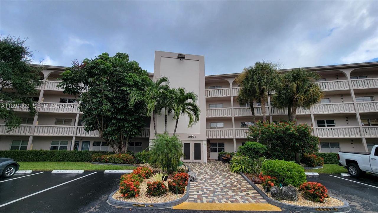 2003 Granada Dr, Unit E4, Coconut Creek, FL 33066 Photo