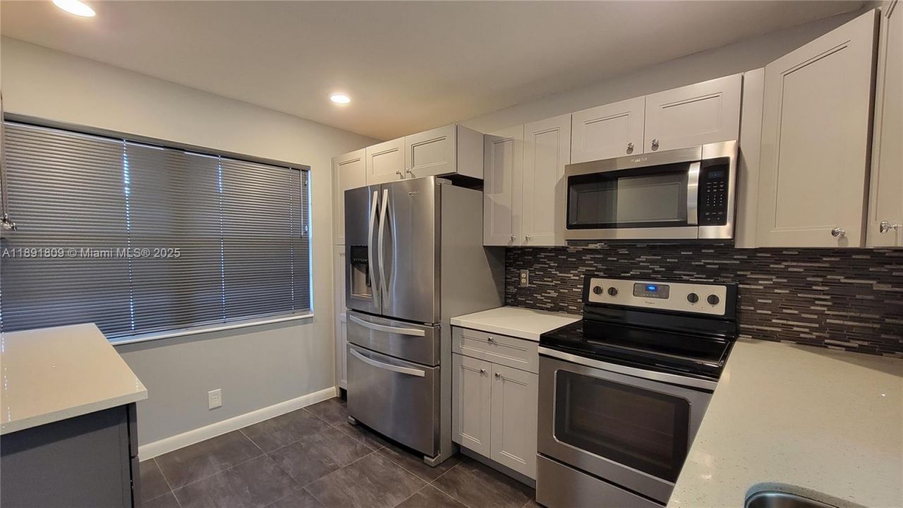 2003 Granada Dr, Unit E4, Coconut Creek, FL 33066 Photo