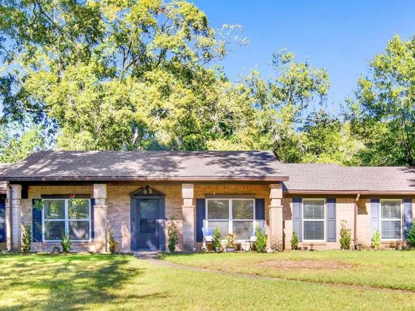5758 Fairwood Drive, Mobile, AL 36609