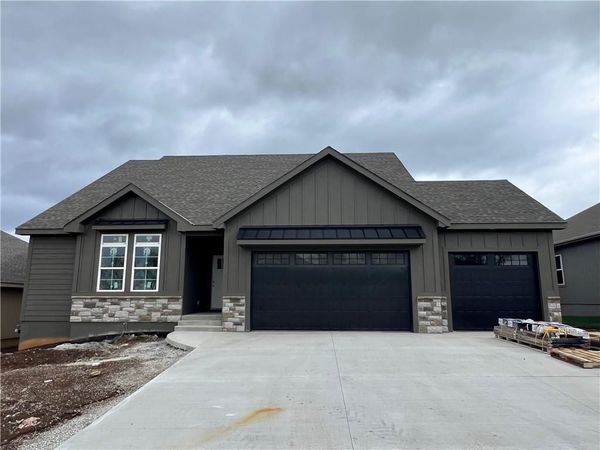 11802 E 231st Street, Peculiar, MO 64078