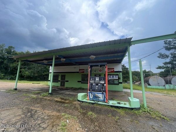 2001 Monticello Street, Hazlehurst, MS 39083