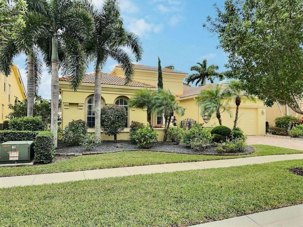 8768 Via Prestigio E, Wellington, FL 33411