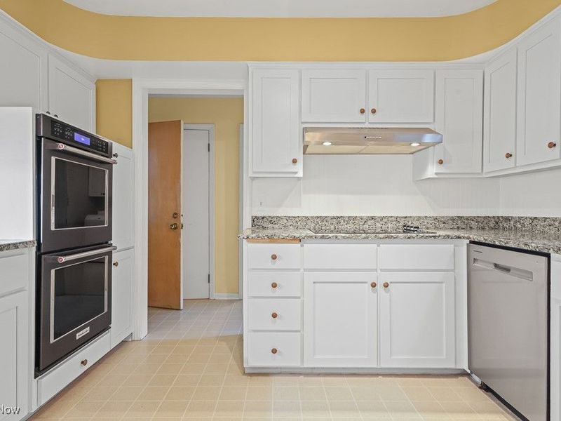 373 Tremont Road, Akron, OH 44313 Photo 17